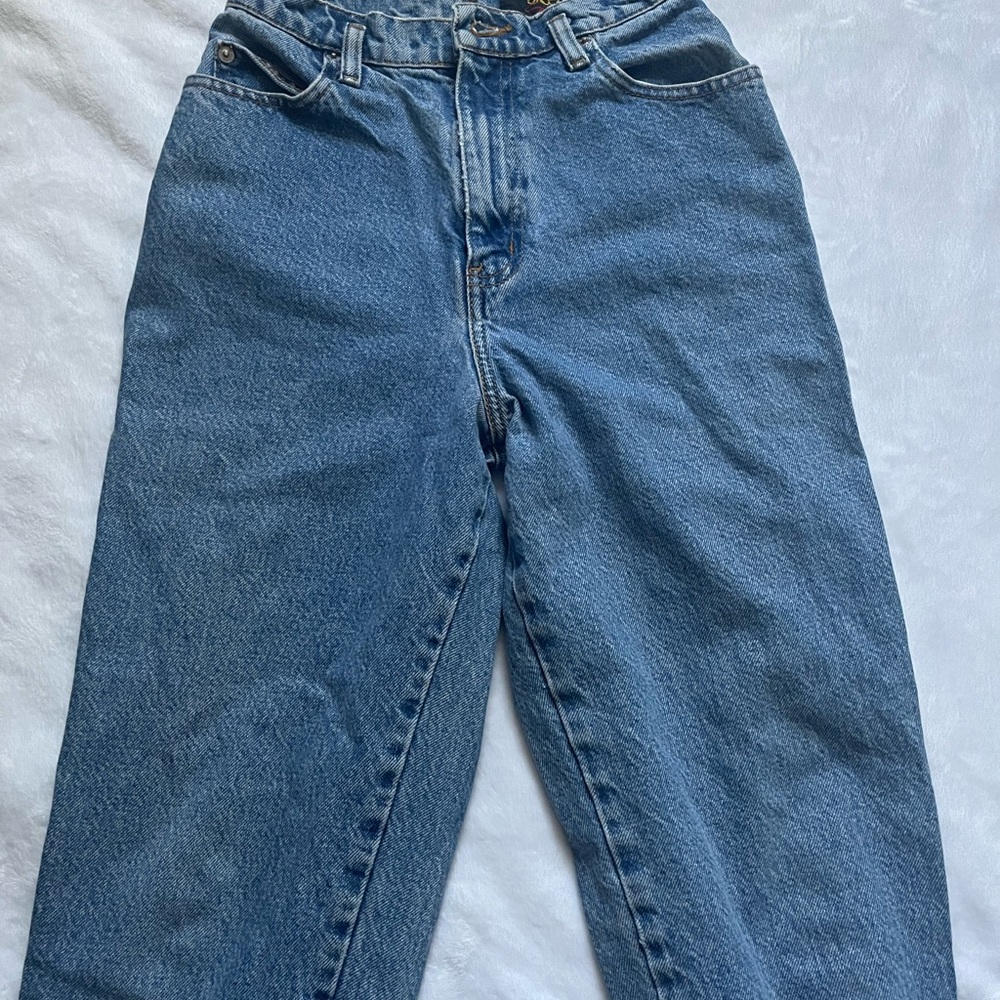 Vintage medium washed mom jeans.  Size 5-6 (super skinny in waist)